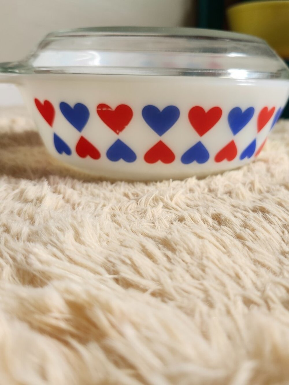 Pyrex Hearts casserole 509 with lid